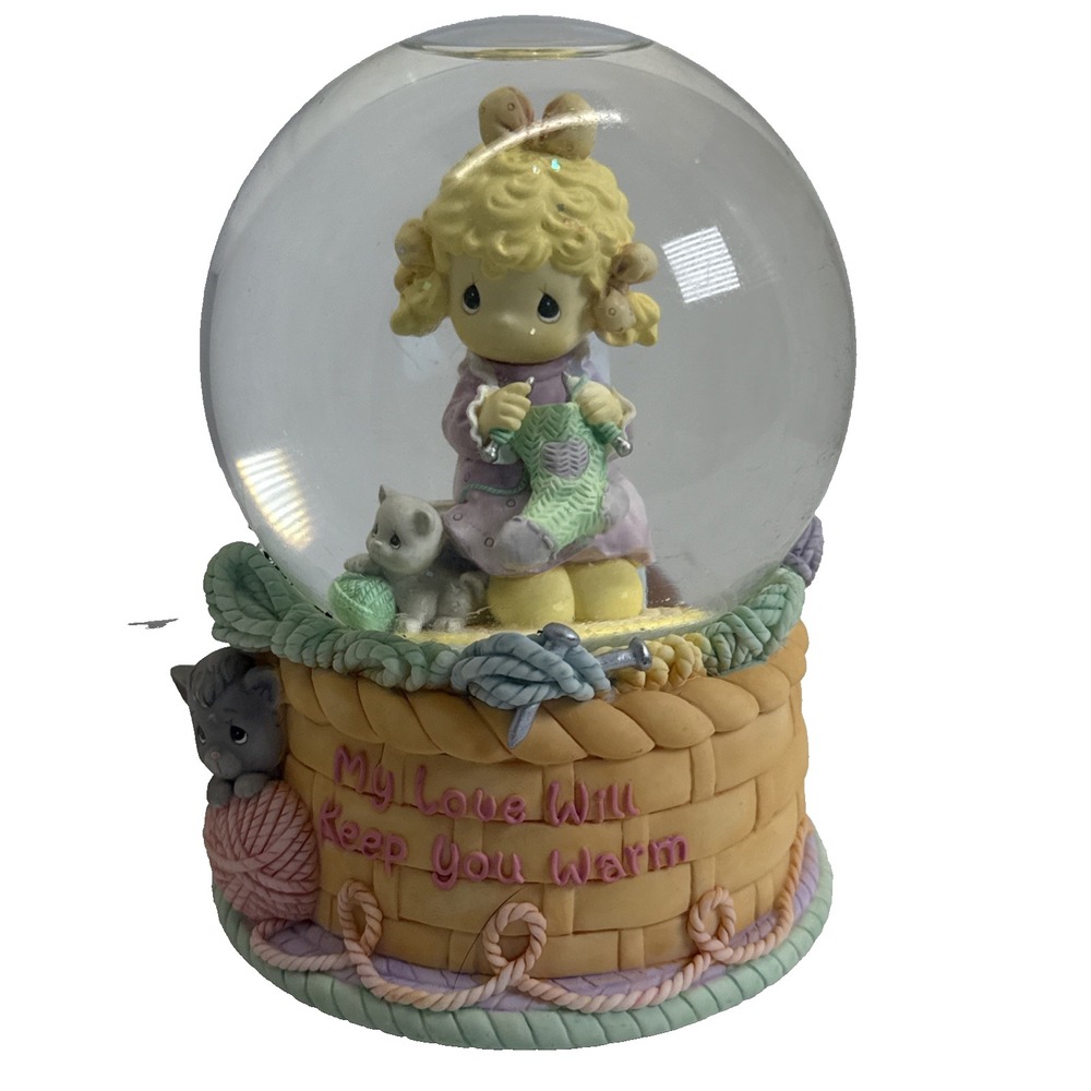 Precious Moments my love will keep you warm 2003 Water globe - Plays "Fur Elise"